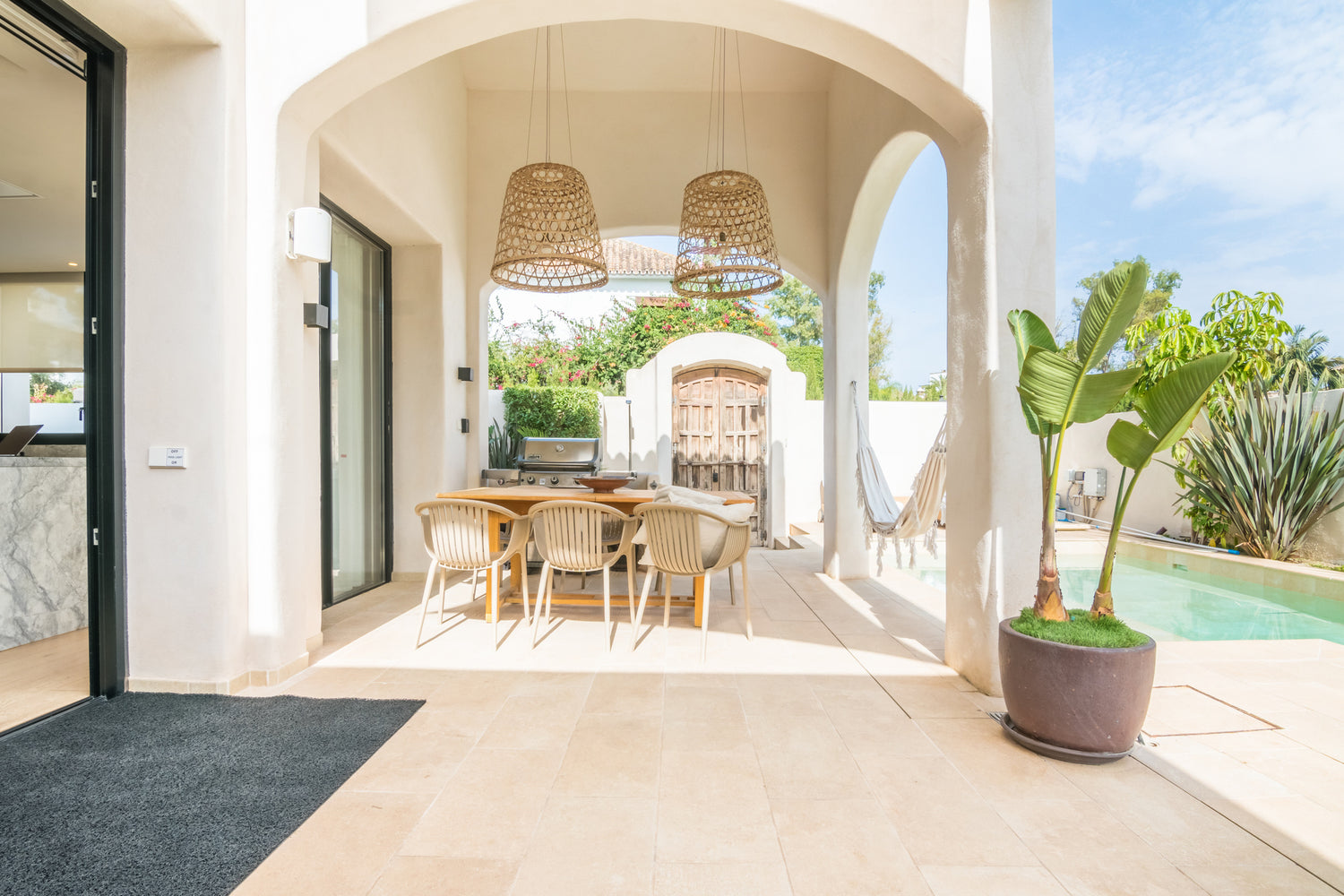 Exterior dinning area of Villa, Marbella luxury Beach House short term rental, located on the beach side at Marbella´s exclusive Golden Mile just by beach